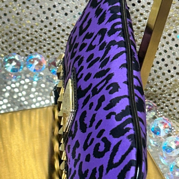 Betsey Johnson Purple & Black Leopard Print Wristlet w/Gold Studs Approx. 10 x 5 - Picture 12 of 16